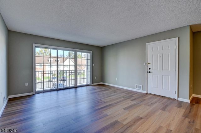 39 Lindsey Ct, Franklin Twp., NJ 08823