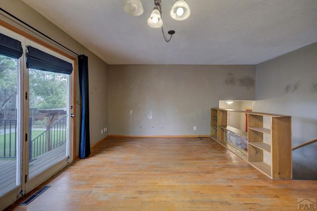 61 Louis Nelson Rd, Pueblo, CO 81001