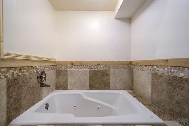 61 Louis Nelson Rd, Pueblo, CO 81001