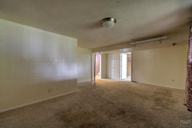 61 Louis Nelson Rd, Pueblo, CO 81001