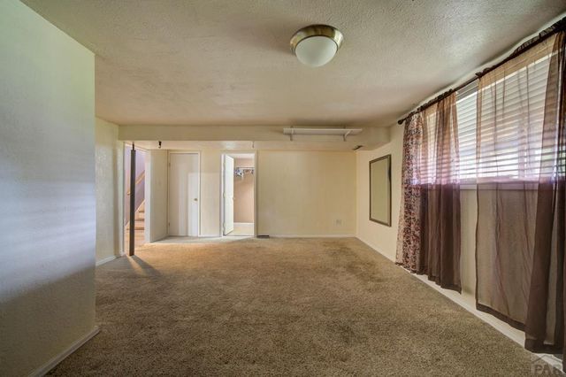 61 Louis Nelson Rd, Pueblo, CO 81001