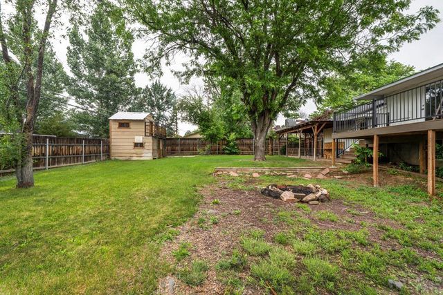 61 Louis Nelson Rd, Pueblo, CO 81001