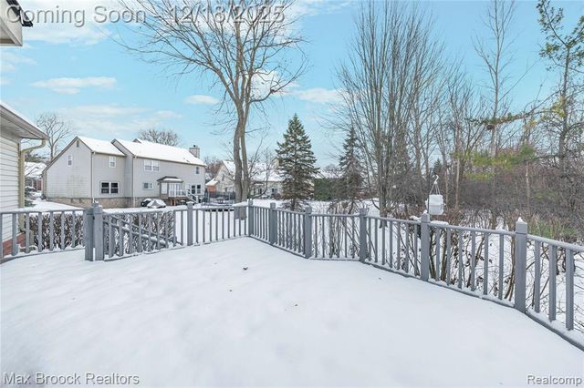 29267 Sunridge, Farmington Hills, MI 48334