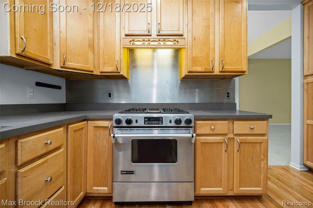 29267 Sunridge, Farmington Hills, MI 48334