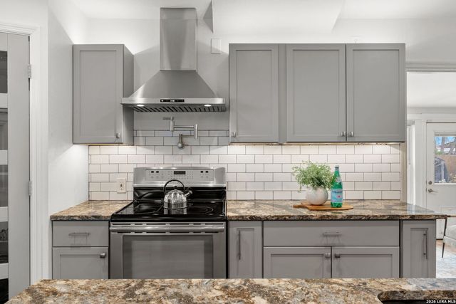 454 Paseo Encinal, Olmos Park, TX 78212