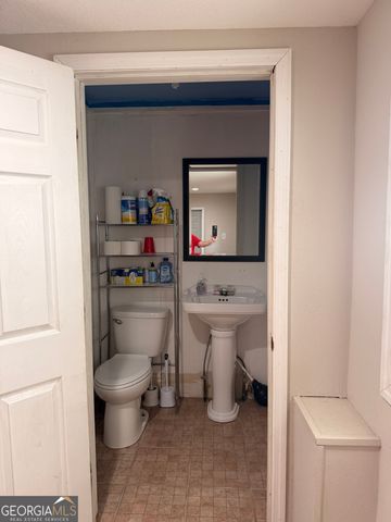 210 Savannah Avenue, Dublin, GA 31027