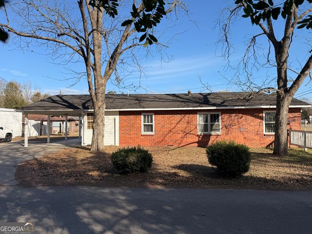 210 Savannah Avenue, Dublin, GA 31027