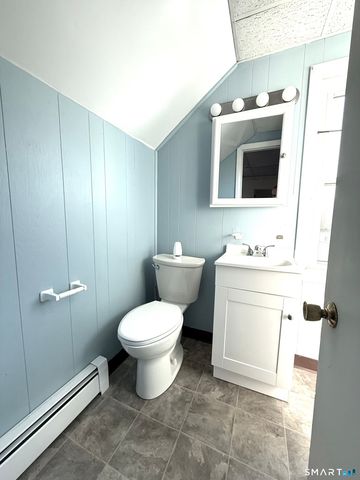 425 Montauk Avenue 3, New London, CT 06320