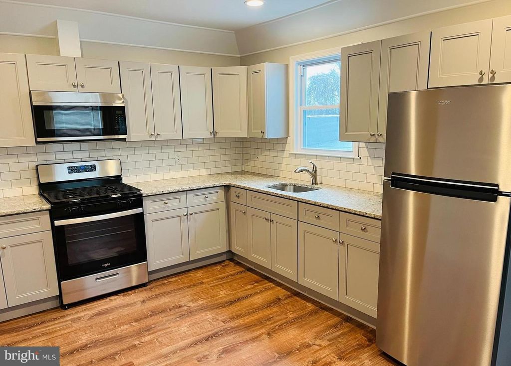 Image 1 of property listing at 424 N SPRINGFIELD RD, Clifton Heights, PA 19018