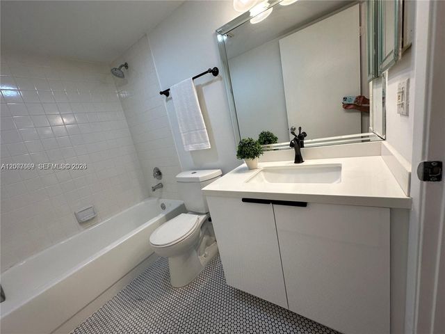 1300 SW 124th Terrace 408P, Pembroke Pines, FL 33027