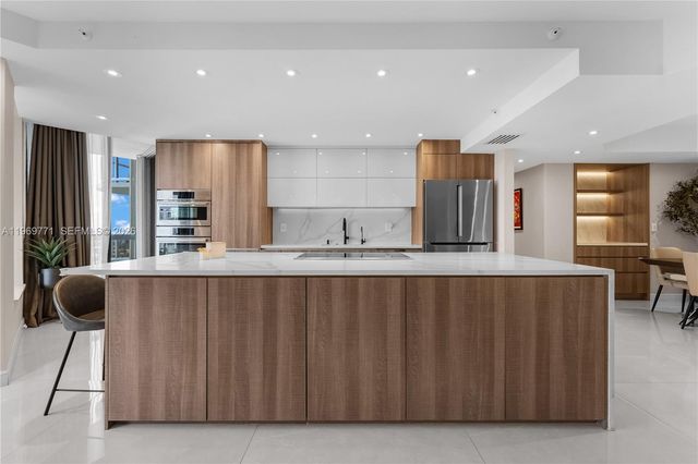 20191 E Country Club Dr 1603, Aventura, FL 33180