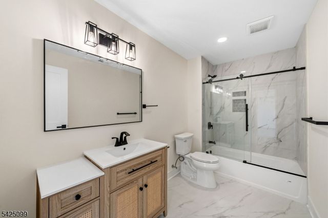 16 New Amwell Rd, Hillsborough Twp., NJ 08844