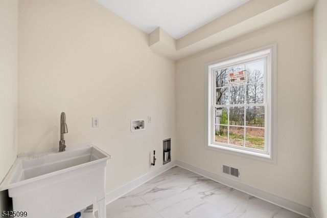16 New Amwell Rd, Hillsborough Twp., NJ 08844
