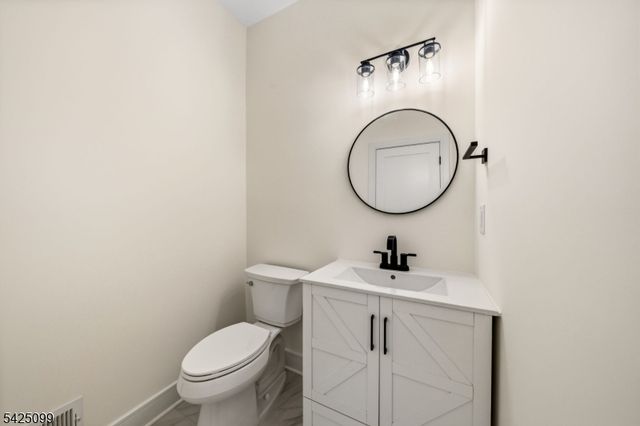 16 New Amwell Rd, Hillsborough Twp., NJ 08844