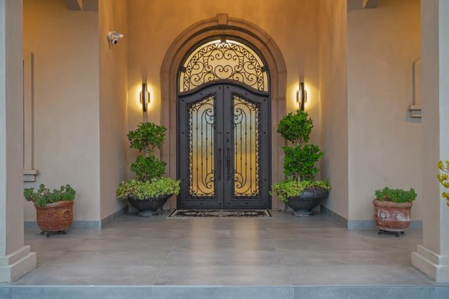 5 Winding Oaks Drive, Pleasanton, CA 94566