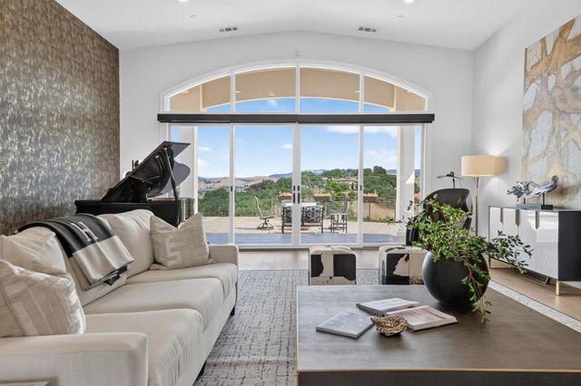 5 Winding Oaks Drive, Pleasanton, CA 94566