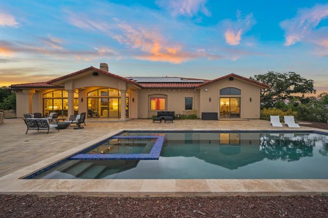 5 Winding Oaks Drive, Pleasanton, CA 94566