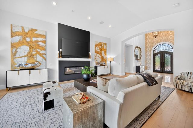5 Winding Oaks Drive, Pleasanton, CA 94566