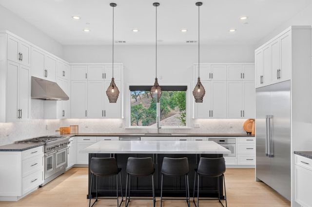 5 Winding Oaks Drive, Pleasanton, CA 94566