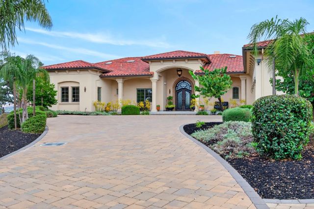 5 Winding Oaks Drive, Pleasanton, CA 94566
