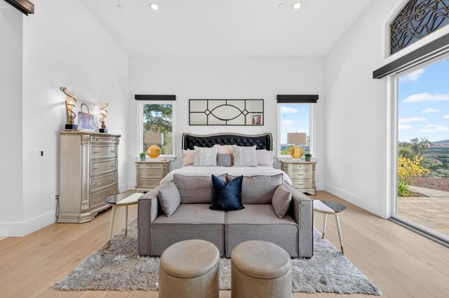 5 Winding Oaks Drive, Pleasanton, CA 94566