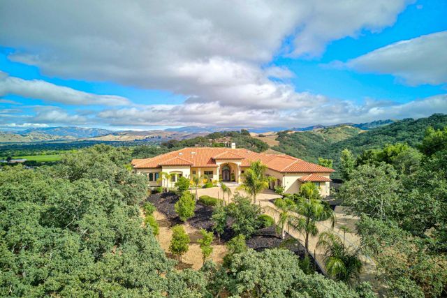 5 Winding Oaks Drive, Pleasanton, CA 94566