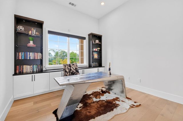 5 Winding Oaks Drive, Pleasanton, CA 94566