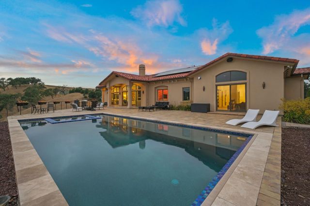 5 Winding Oaks Drive, Pleasanton, CA 94566