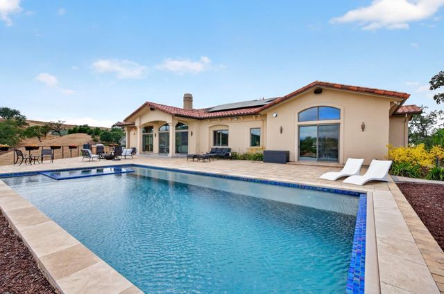 5 Winding Oaks Drive, Pleasanton, CA 94566