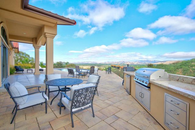 5 Winding Oaks Drive, Pleasanton, CA 94566