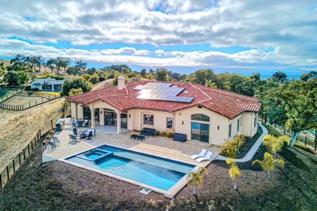 5 Winding Oaks Drive, Pleasanton, CA 94566