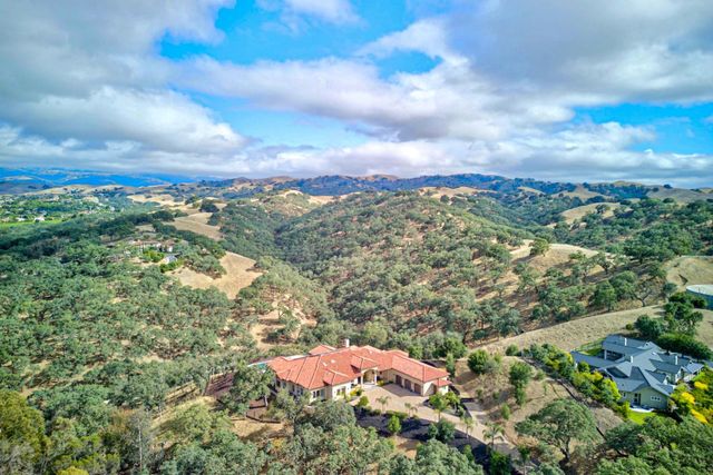 5 Winding Oaks Drive, Pleasanton, CA 94566