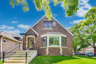 4365 W Leland Avenue, Chicago, IL 60630