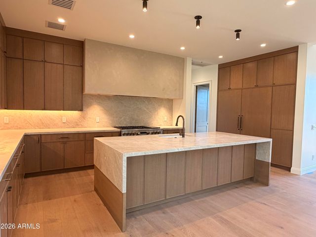 4844 E Amelia Avenue, Phoenix, AZ 85018