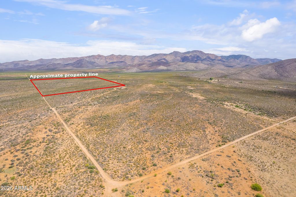 Image 1 of property listing at 780 S VIA LIBERACION -- -, Bisbee, AZ 85603