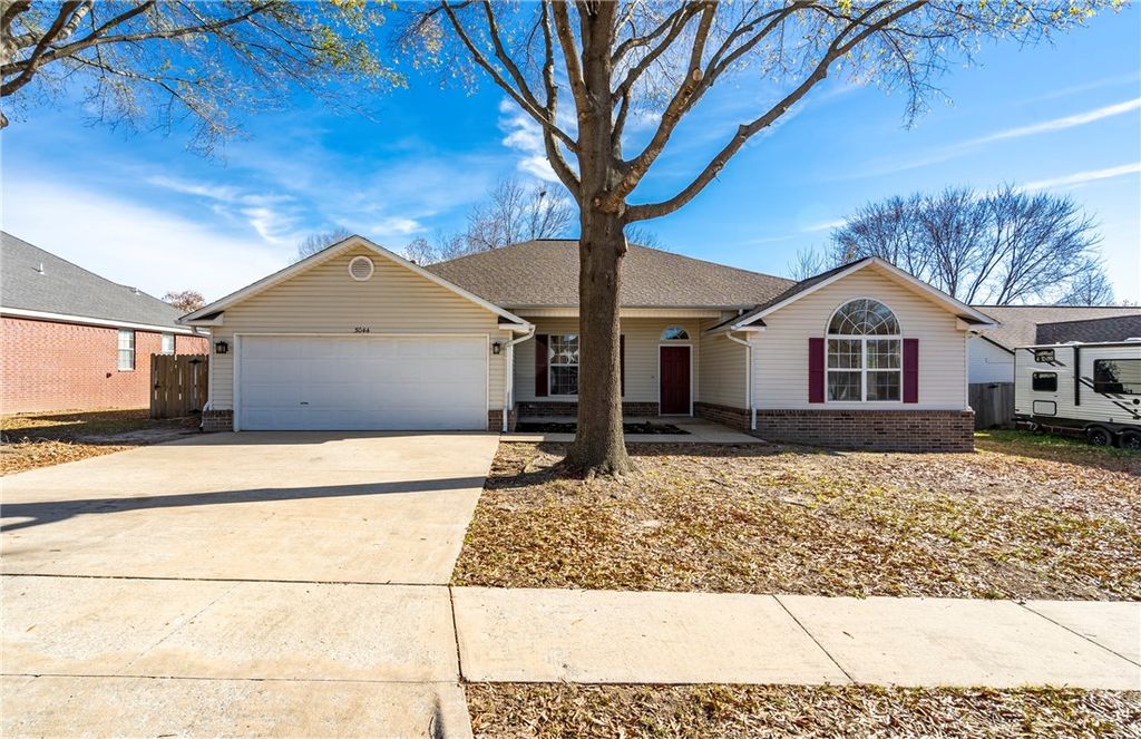 3044 Rutile Drive, Fayetteville, AR 72704