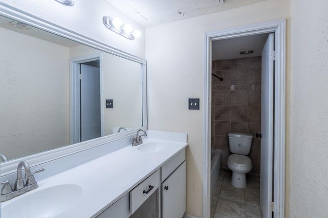 2100 Tanglewilde Street 269, Houston, TX 77063