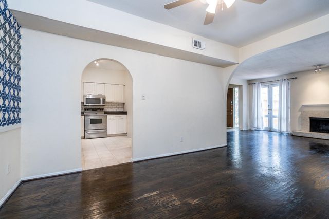 2100 Tanglewilde Street 269, Houston, TX 77063
