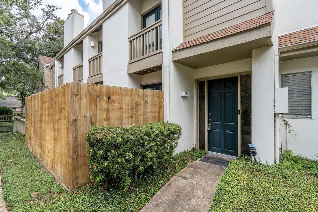 2100 Tanglewilde Street 269, Houston, TX 77063
