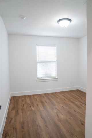 907 E 10th Street, Bonham, TX 75418