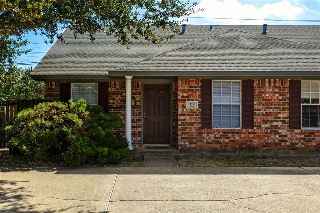 916-918 Sun Meadow Street, College Station, TX 77845