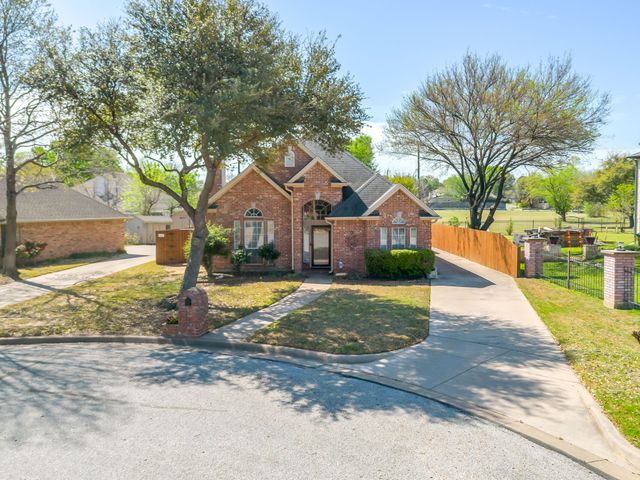 4100 Blue Feather Court, Arlington, TX 76016