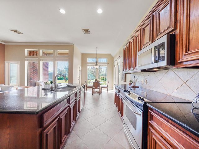 2898 Woodland Glen Lane, Conroe, TX 77385