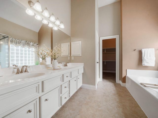 2898 Woodland Glen Lane, Conroe, TX 77385