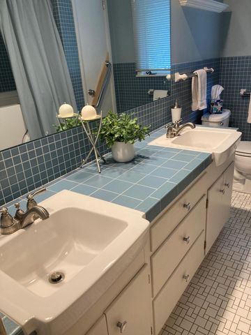2145 Zealand Avenue N, Golden Valley, MN 55427