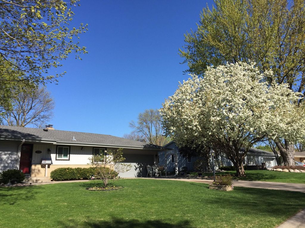 2145 Zealand Avenue N, Golden Valley, MN 55427 — photo 2