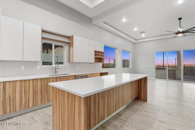 3760 cast Drive, El Paso, TX 79938