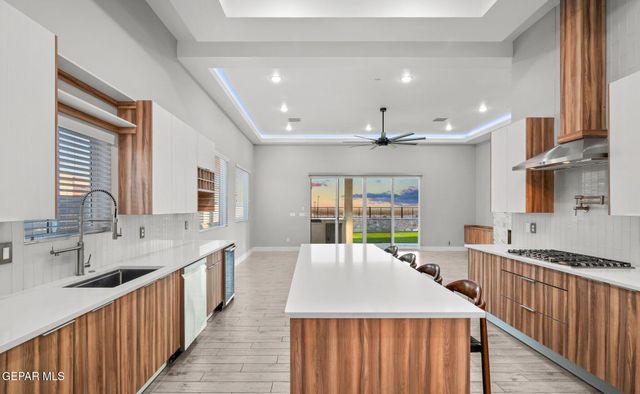 3760 cast Drive, El Paso, TX 79938