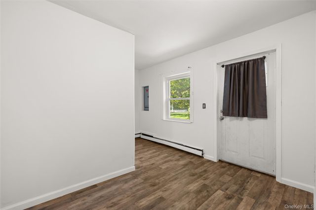 537 Lakeway Drive, North Babylon, NY 11704