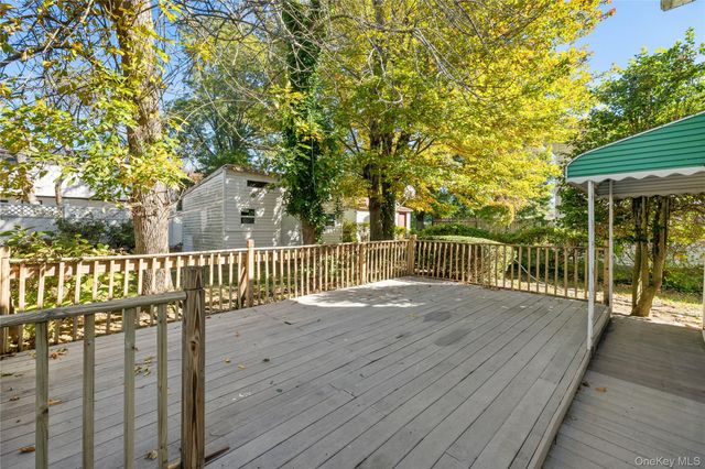 537 Lakeway Drive, North Babylon, NY 11704